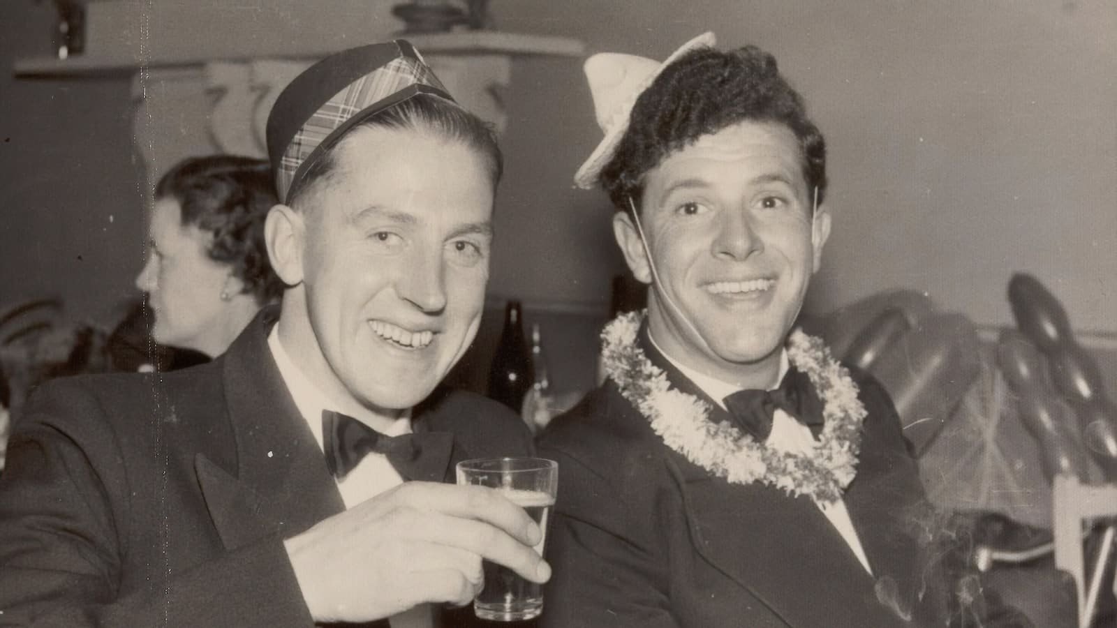 Producing Colorful Torches in Minecraft Producing Colorful Torches in Minecraft