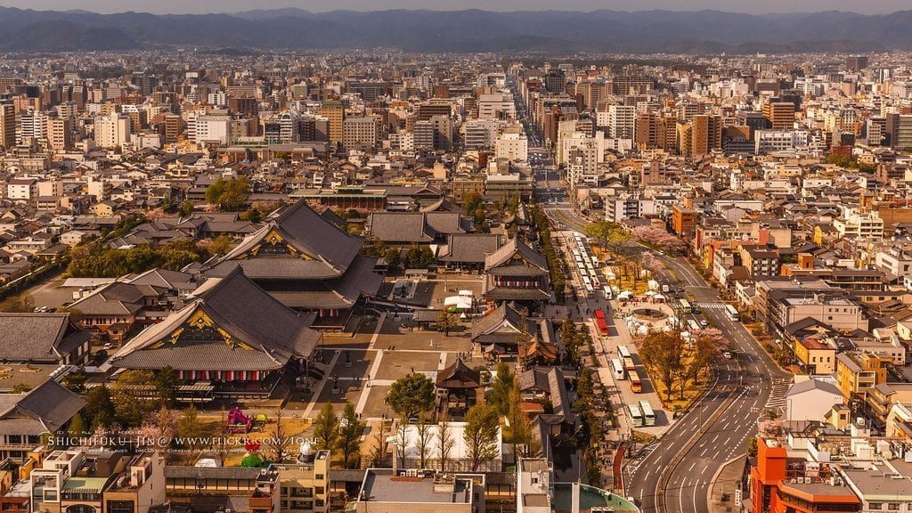 Advice for Surviving the Battle Royale in Fortnite